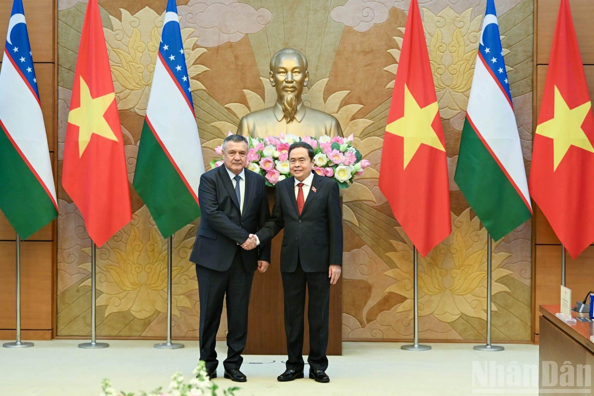 Les deux dirigeants au siège de l’Assemblée nationale vietnamienne. 4.jpg