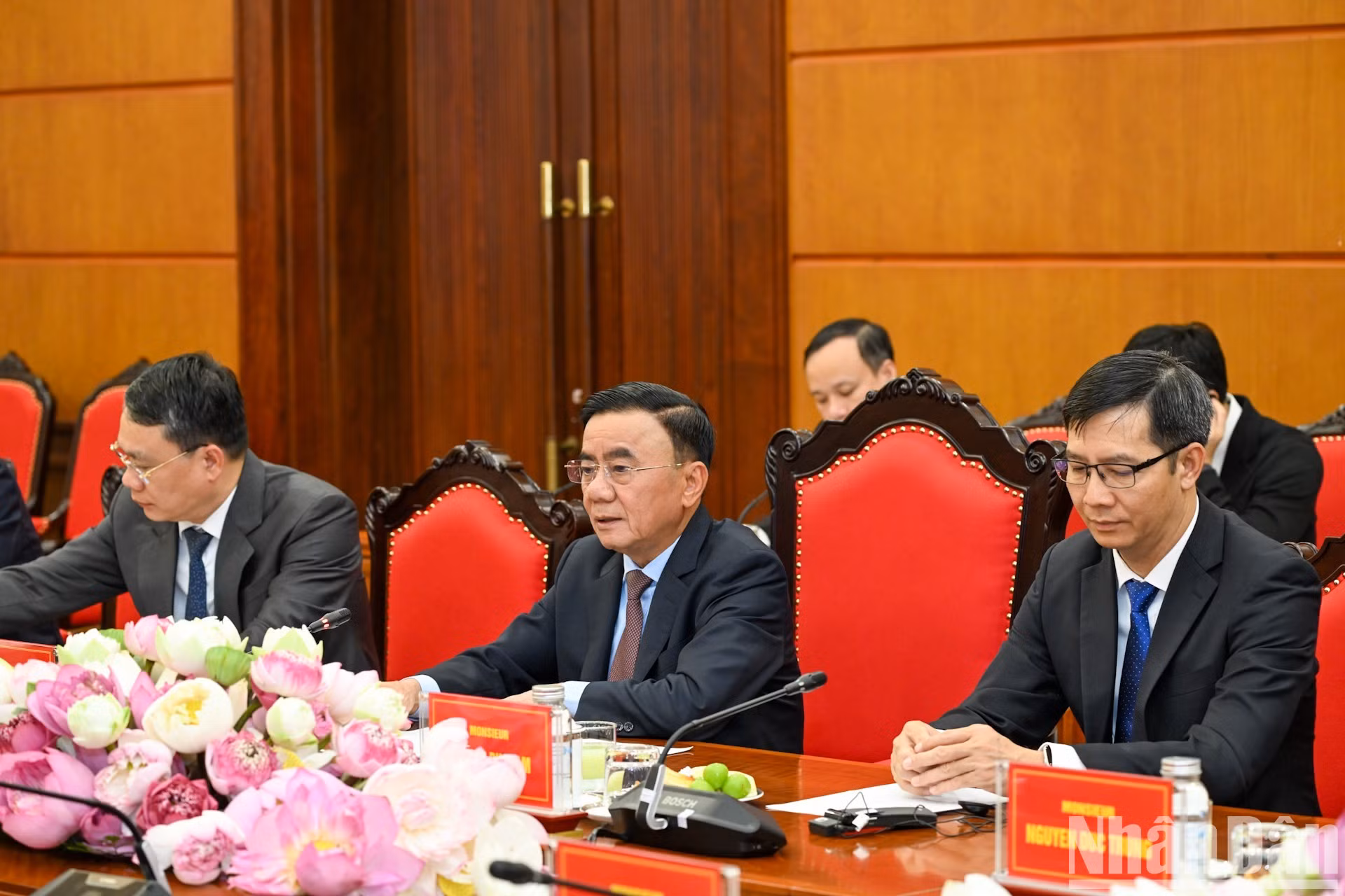 Tran Cam Tu prend la parole lors de l’entretien. (Photo : DUY LINH)