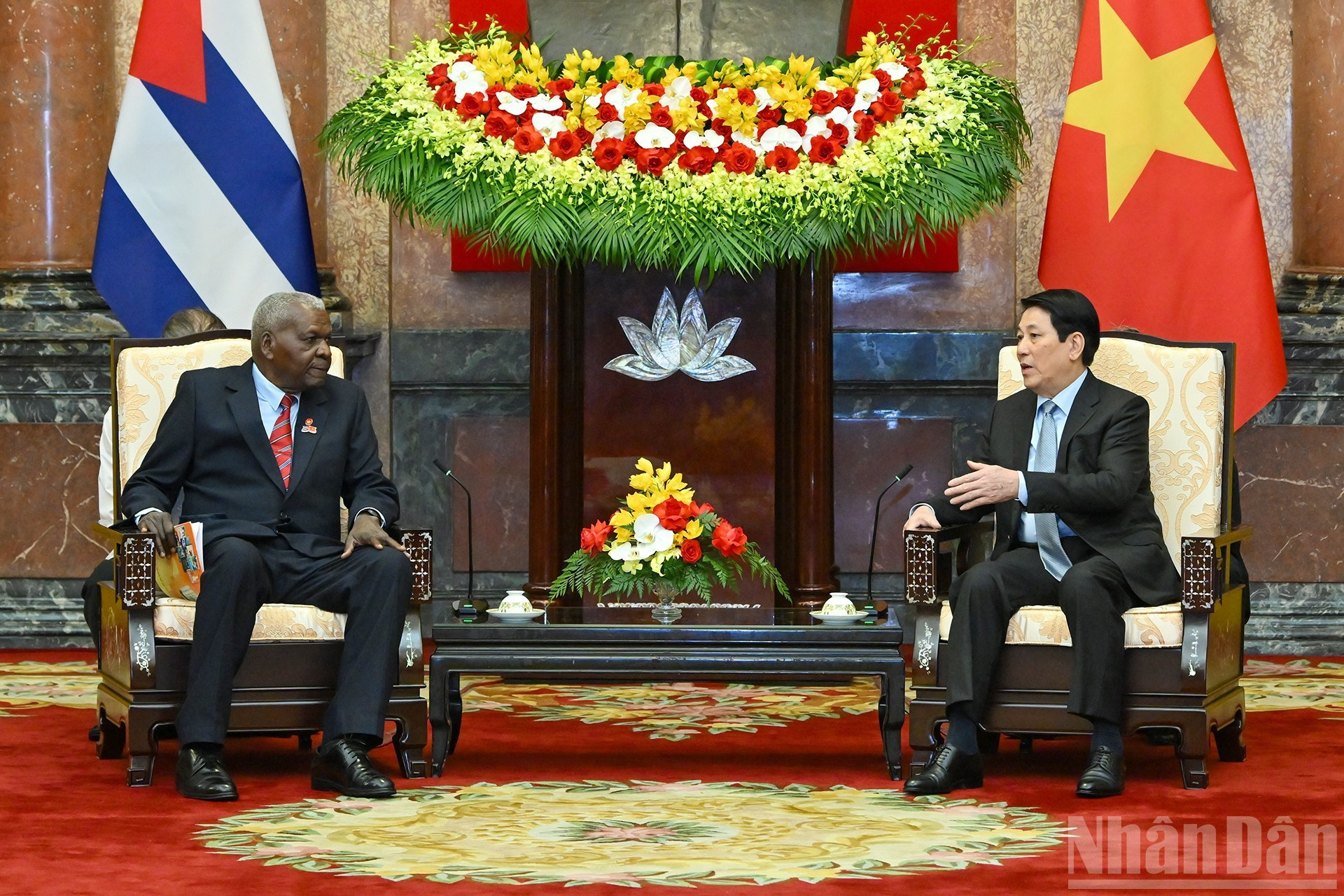 Le président Luong Cuong accueille le président de l’Assemblée nationale de Cuba Esteban Lazo Hernandez. 3.jpg