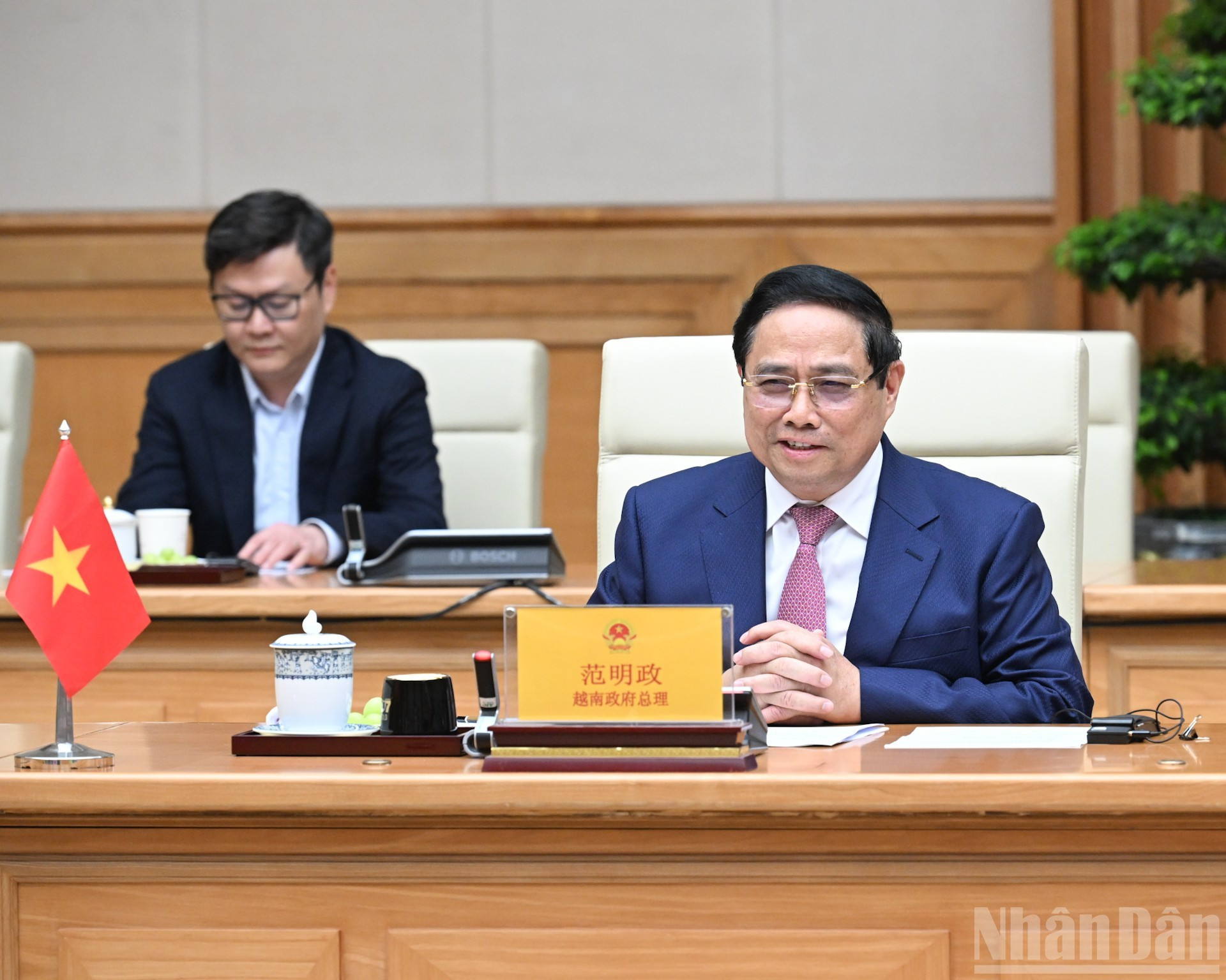 Pham Minh Chinh meeting