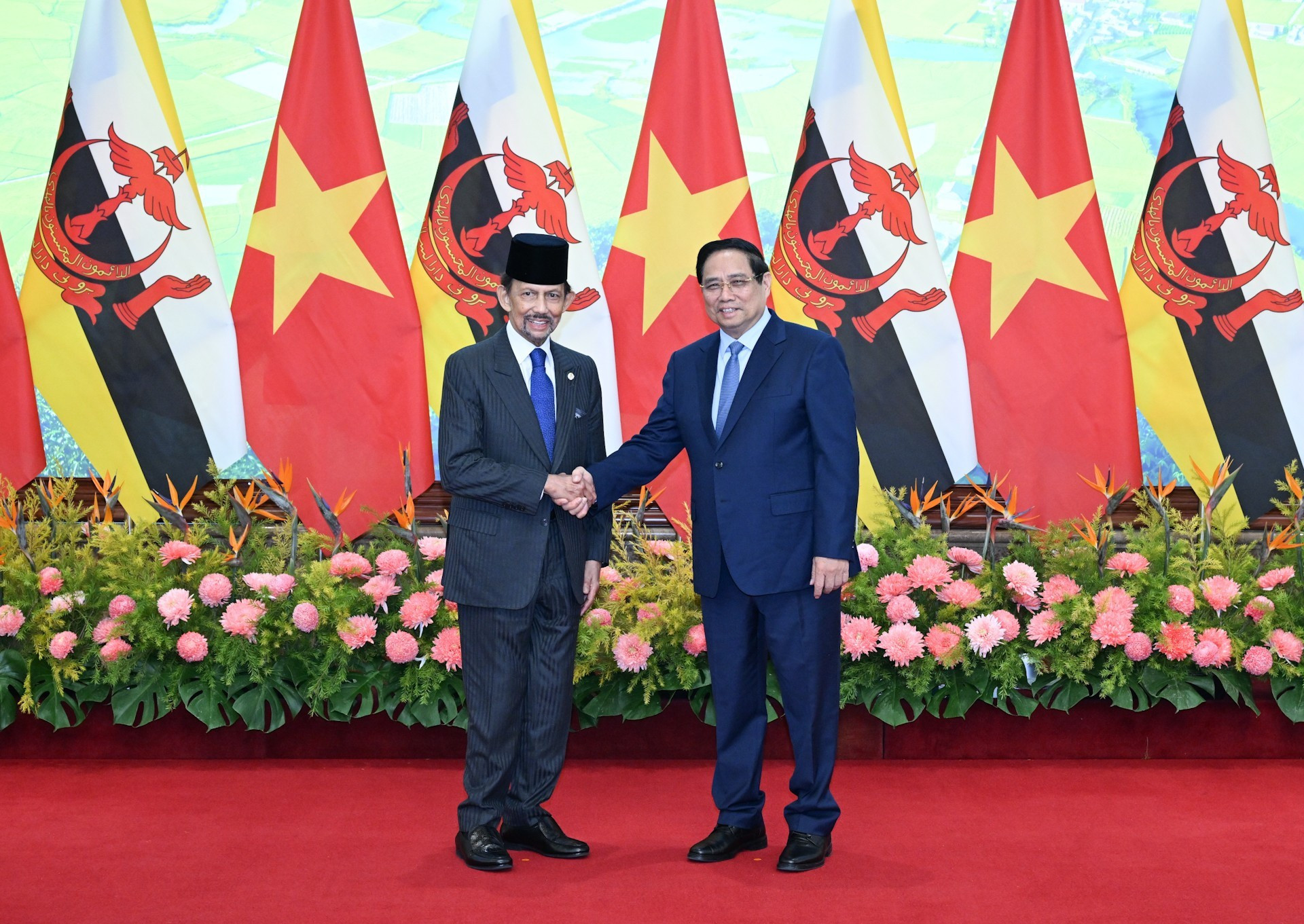Le Premier ministre Pham Minh Chinh et le Sultan du Brunei Darussalam, Haji Hassanal Bolkiah