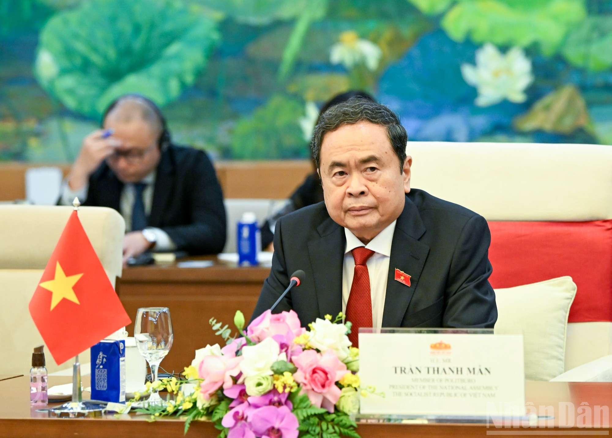 Tran Thanh Man prend la parole pour saluer la coopération parlementaire croissante entre les deux pays. 6.jpg