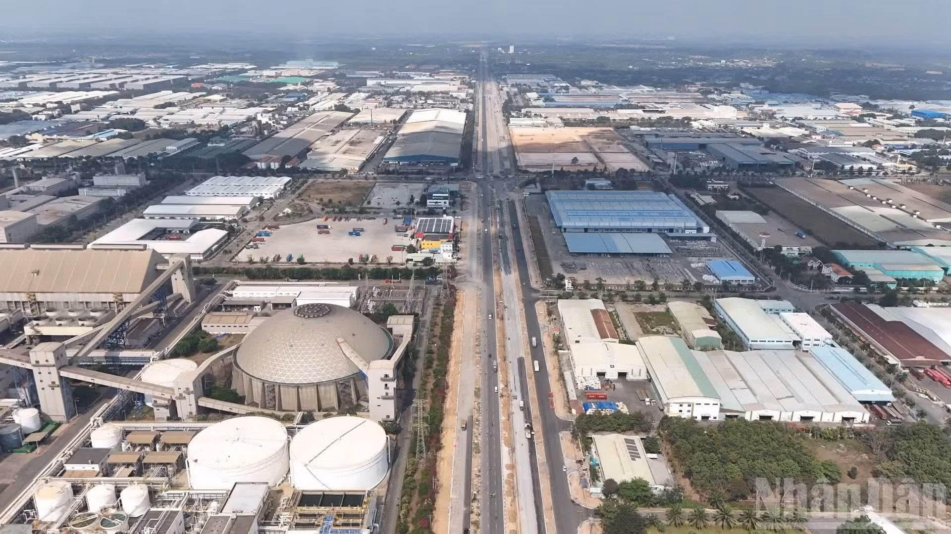 L’axe dessert plusieurs grandes zones industrielles du sud de Dong Nai.