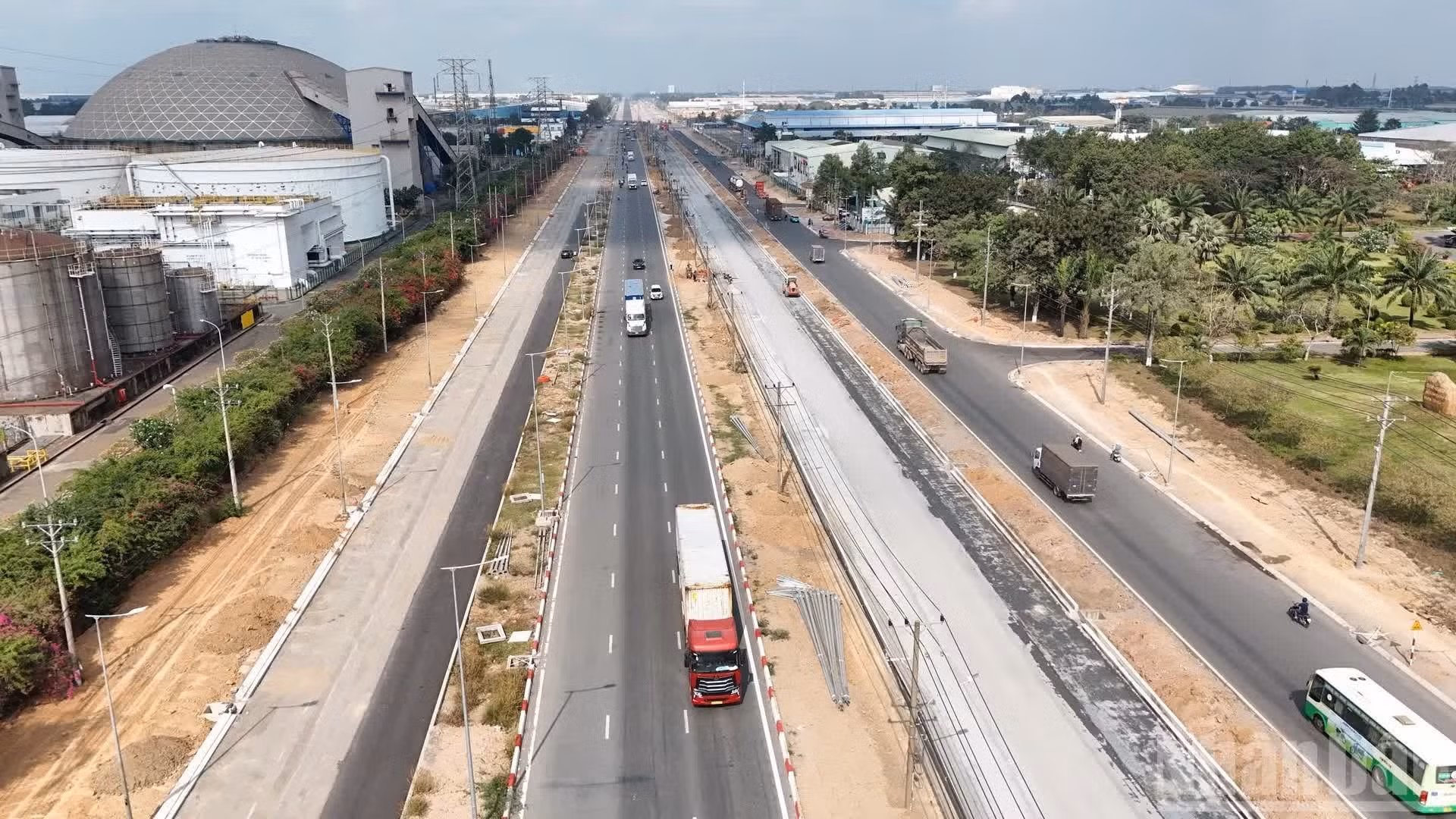 Le tronçon Nhon Trach – nationale 51 (plus de 9 km) est en construction, avec une livraison prévue fin juin 2026.