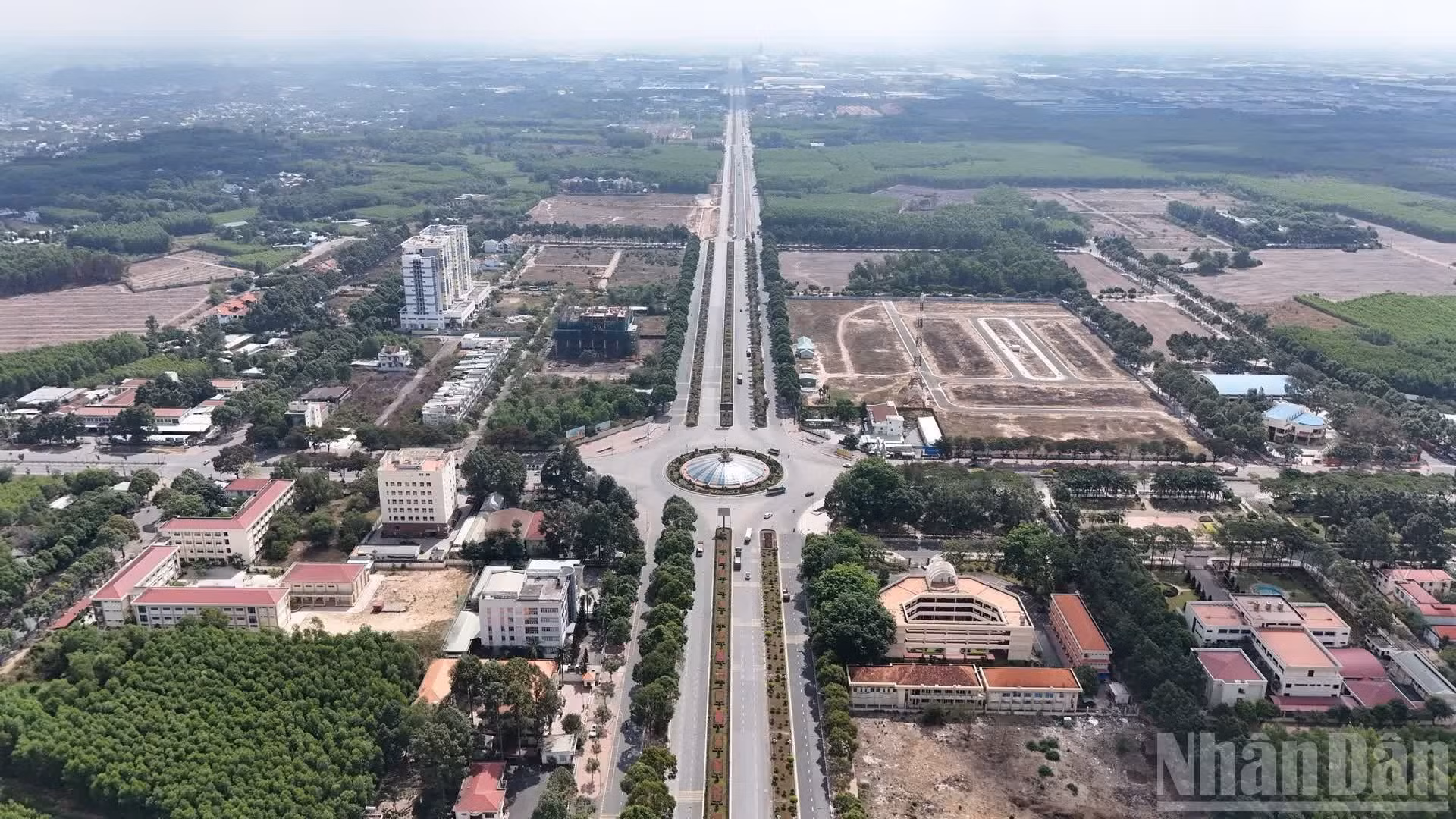 L’ensemble est considéré comme l’un des projets routiers les plus modernes de la province.