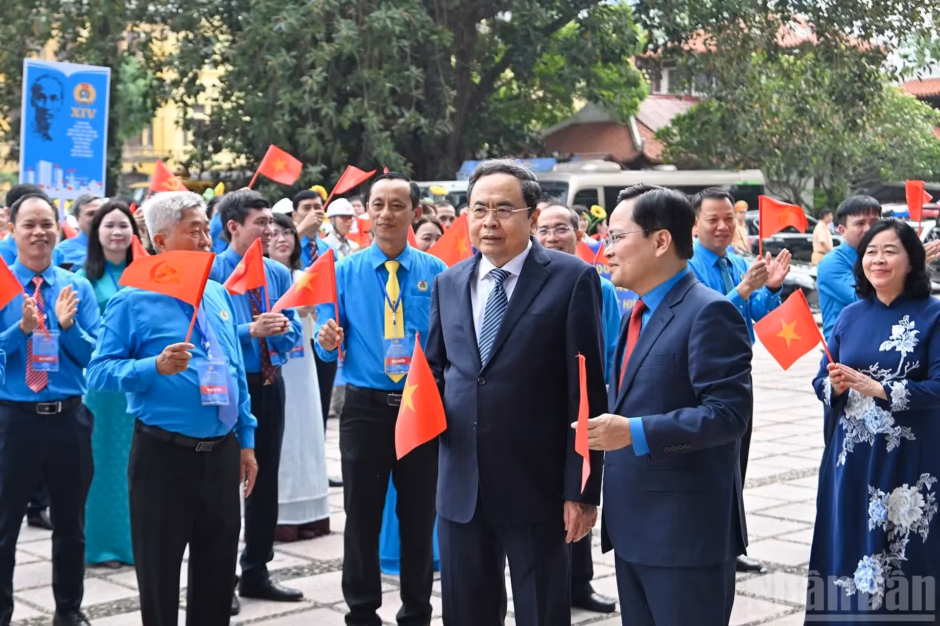 Le président de l’Assemblée nationale Tran Thanh Man et les dirigeants présents à l’événement.
