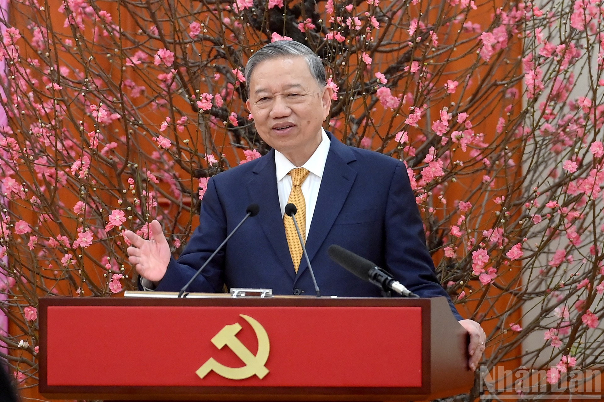 Le Secrétaire général To Lam prononce son discours lors de la rencontre.