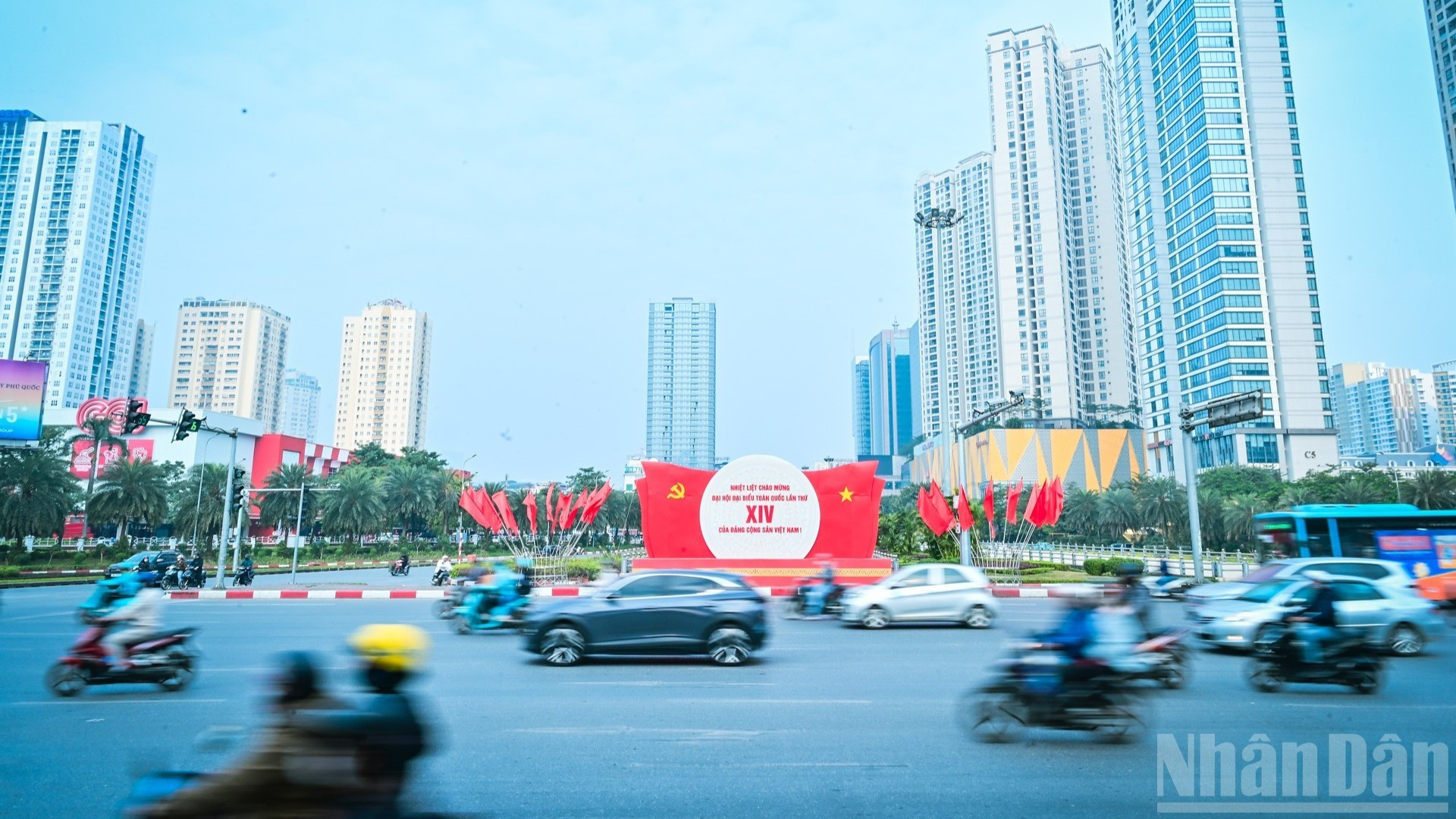 [EN IMAGES] Hanoï parée de couleurs éclatantes pour le XIVᵉ Congrès du Parti