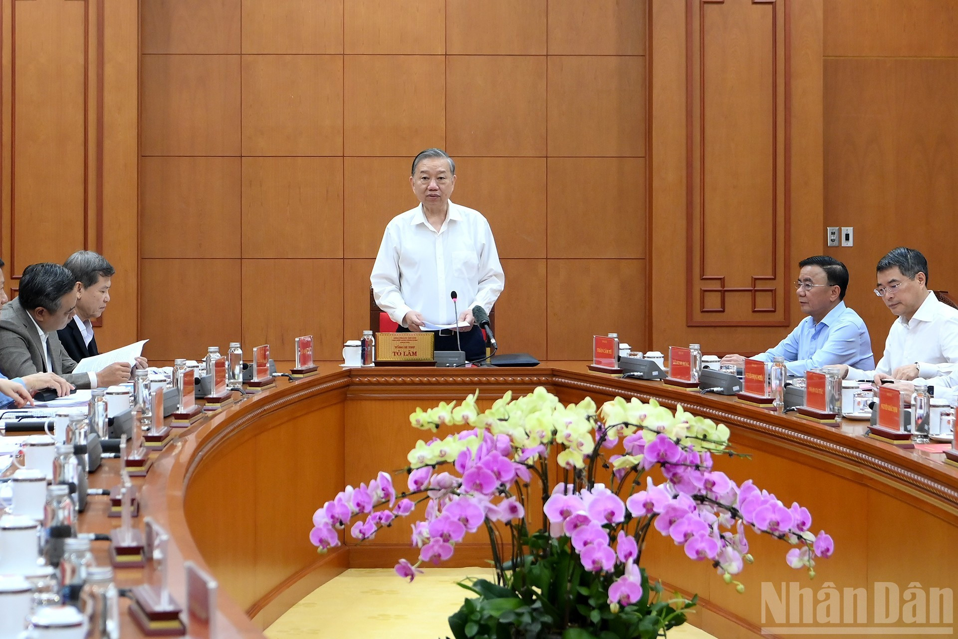 Le secrétaire général To Lam s’exprime lors de la réunion du Comité directeur central de lutte contre la corruption, le gaspillage et les pratiques malsaines.