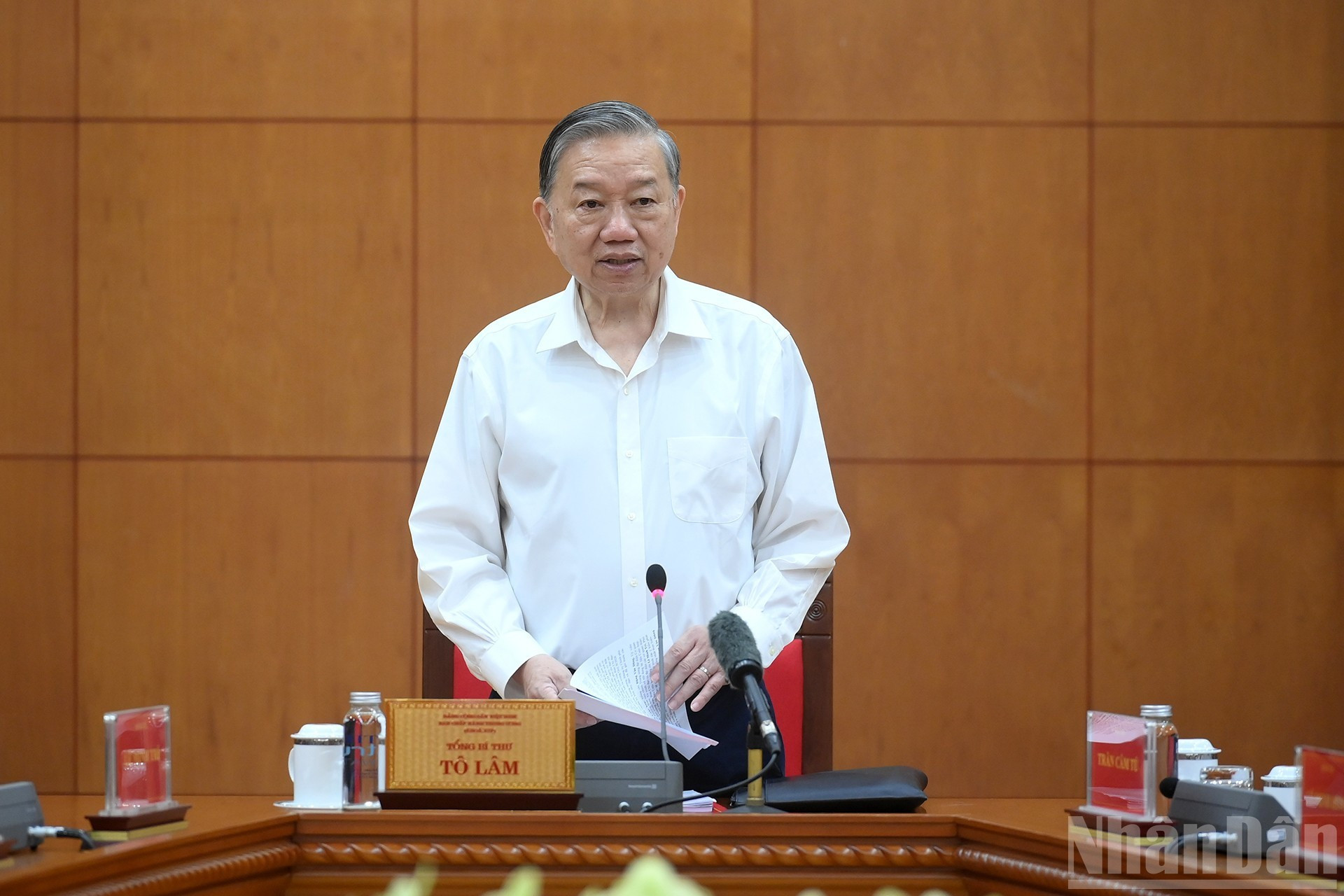 Le secrétaire général To Lam s’exprime lors de la réunion du Comité directeur central de lutte contre la corruption, le gaspillage et les pratiques malsaines.