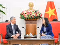 La vice-ministre des Affaires étrangères, Le Thi Thu Hang et le président de la Commission de la défense nationale et des forces armées de l’Assemblée nationale française, Jean-Michel Jacques. Photo : baoquocte.vn