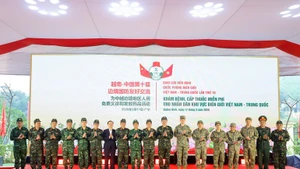 Les délégués au programme de consultations médicales. Photo : Nhân Dân.