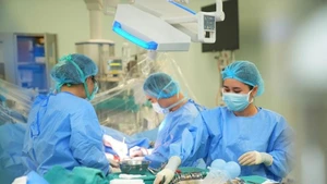 Une greffe d’organe réalisée à l’Hôpital central militaire 108. Photo : Hôpital militaire central 108.