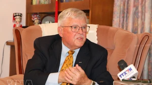 Le professeur Carl Thayer, de l’Académie des forces de défense australiennes de l’Université de Nouvelle-Galles du Sud. Photo: VNA.