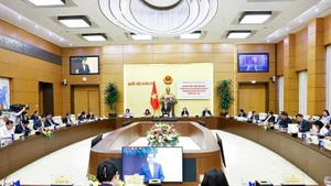 Le président de l'Assemblée nationale, Trân Thanh Mân, président du Conseil électoral national, s'exprime lors de la conférence. Photo : VNA.