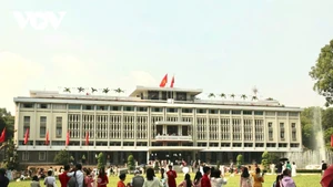 Le Palais de l’Indépendance séduit les jeunes à l’approche du Têt