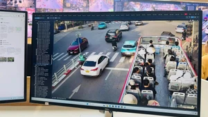 Un écran de surveillance du trafic via des caméras dotées d’intelligence artificielle. Photo : VnExpress.