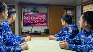 Les garde-côtes tournent leur regard vers le XIVe Congrès national du PCV