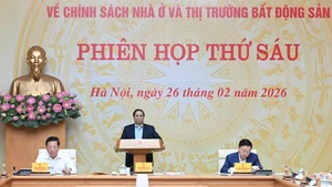 Le Premier ministre Pham Minh Chinh s'exprime lors de la réunion. Photo : NDEL.
