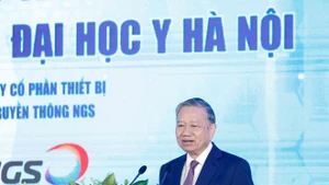 Le secrétaire général du Parti, Tô Lâm s'exprime lors de la cérémonie. Photo : VNA.