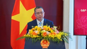 L’ambassadeur Pham Thanh Binh s’exprime lors du Programme de rencontre avec la presse 2026.