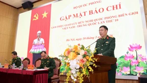Conférence de presse sur la 10e édition de l’échange amical de défense frontalière Vietnam – Chine. Photo : NDEL.