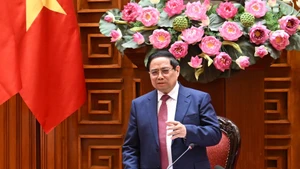 [En images] Le PM Pham Minh Chinh préside une réunion du groupe de travail sur la sécurité énergétique