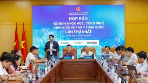 Vue de la conférence de presse présentant la première conférence scientifique nationale sur l’élevage et la santé animale à Hanoï. Photo : VOV.