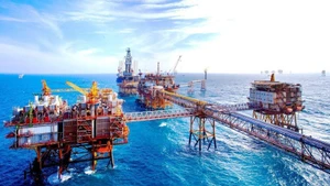 Les recettes issues du pétrole brut de la ville se sont élevées à 45 257 milliards de dôngs en 2025. Photo d'illustration : VNA.