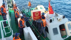 [Photo] Vingt îles de la zone spéciale de Truong Sa organisent un vote anticipé