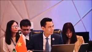 Le vice-ministre des Affaires étrangères, Dang Hoang Giang, lors des réunions des hauts officiels (SOM) de l’ASEAN, de l’ASEAN+3 et du Sommet de l’Asie de l’Est (EAS). Photo : VNA.