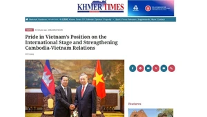 L'article publié dans le Khmer Times, le 28 août 2025. Photo : VNA.