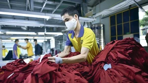 Le Vietnam enregistre une croissance à deux chiffres de ses exportations au cours des onze premiers mois de l’année. Photo: Baodautu.