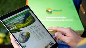 Découvrir la plateforme de commerce électronique nongsan.buudien.vn. Photo : Thanhnien.