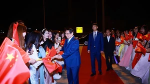 Cérémonie d'adieu du Premier ministre Pham Minh Chinh à l’issue de sa participation au 16e Forum économique mondial à Tianjin et de sa visite de travail en Chine. Photo : VNA.