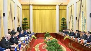 [En images] Le président Luong Cuong reçoit le secrétaire américain à la Guerre Pete Hegseth