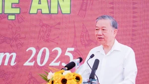 Le secrétaire général du Parti communiste du Vietnam (PCV), To Lam s'exprime lors de la cérémonie. Photo : Thanhnien.