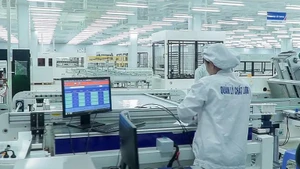 Production de panneaux solaires dans une usine SolarBK de la région de Ba Ria-Vung Tau (anciennement).