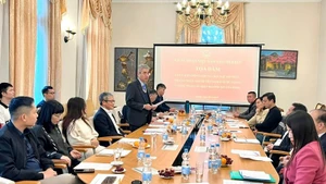 L’ambassadeur vietnamien en Allemagne Nguyen Dac Thanh prononce le discours d’ouverture du colloque. Photo : Ambassade du Vietnam en Allemagne.