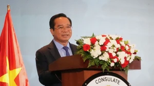 Le président du Comité populaire de Hô Chi Minh-Ville, Nguyen Van Duoc prend la parole lors de l'événement. Photo : VNA