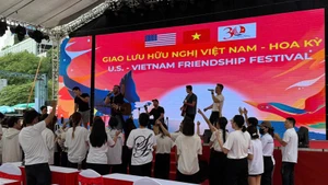 Le Festival d’amitié Vietnam – États-Unis (U.S.-Vietnam Friendship Festival) a été officiellement inauguré dans la soirée du 6 septembre à Ho Chi Minh-Ville. Photo : htv.com.vn