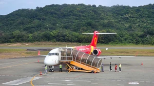 Un avion de Vietjet à Con Dao. Photo : Vietjet.