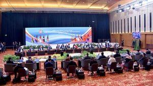 Lors du dialogue avec la Commission intergouvernementale des droits de l'homme de l'ASEAN (AICHR). Photo : Ministère vietnamien des Affaires étrangères.