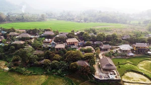 Hameau de Mo, perle du tourisme communautaire et de la culture Muong