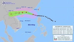 Trajectoire du super typhon Ragasa à 16 heures, le 23 septembre. Photo : VNA.