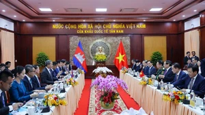 Entretien entre le Premier ministre Pham Minh Chinh et son homologue cambodgien Hun Manet. Photo : VGP.