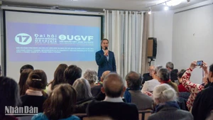 Vuong Huu Nhan réélu président de l’Association des Vietnamiens de France pour le mandat 2025–2028.