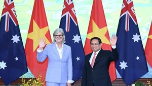 Le Premier ministre Pham Minh Chinh et la gouverneure générale d’Australie, Sam Mostyn. Photo : NDEL.