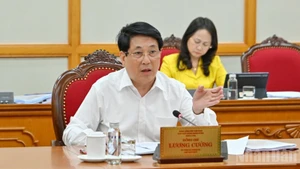 Le président de l'État et membre du Bureau Politique, Luong Cuong, lors de la réunion. Photo : NDEL.