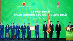 Le ministère de l'Agriculture et de l'Environnement s'est vu décerner l'Ordre du Travail de première classe. Photo : NDEL.